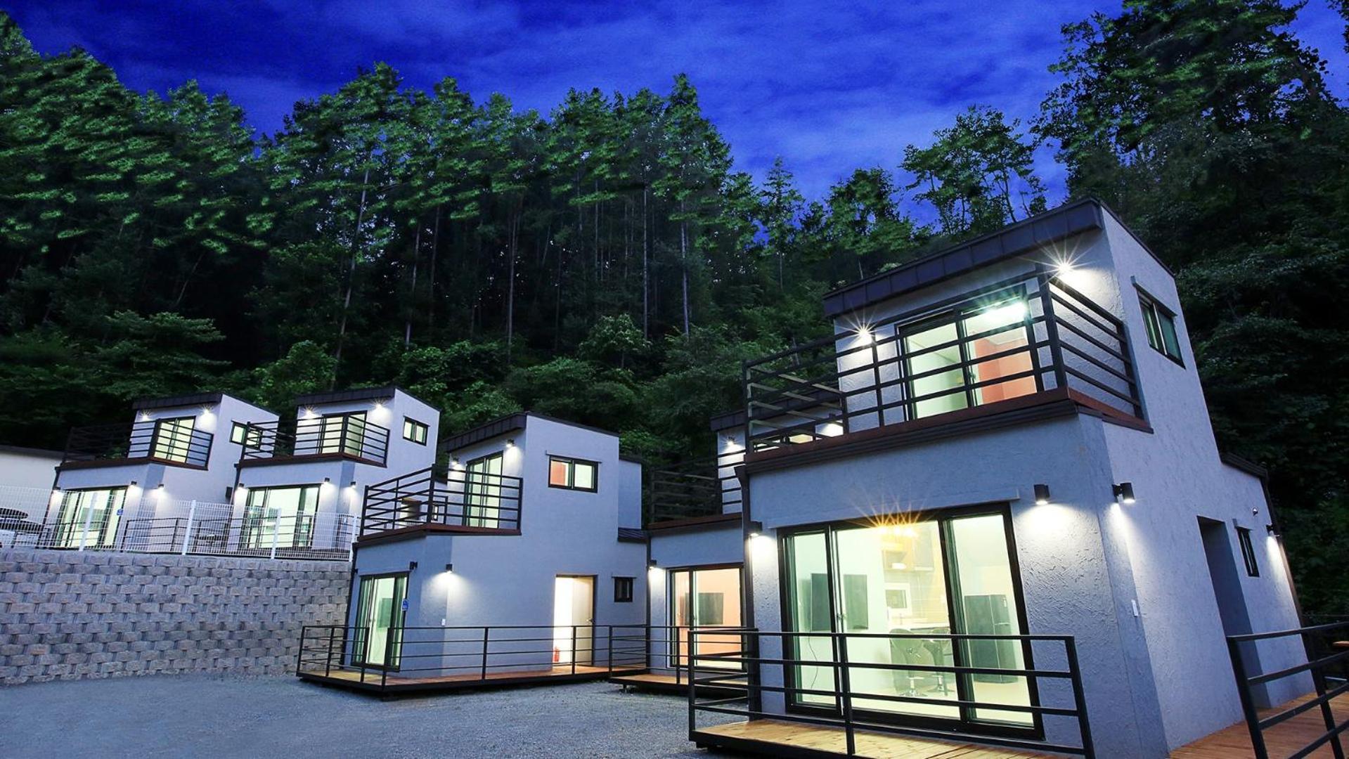 Hongcheon Stone Brown Pension Экстерьер фото