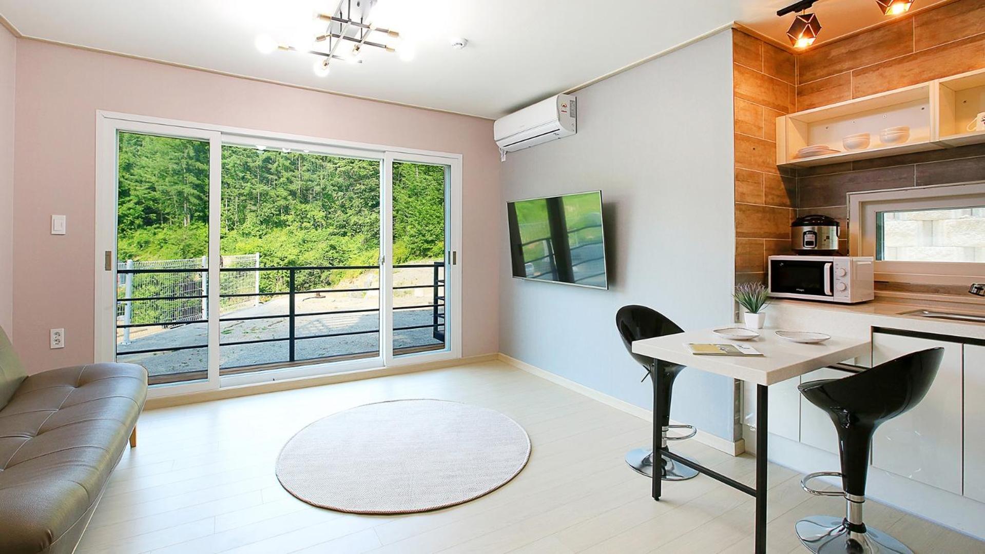 Hongcheon Stone Brown Pension Экстерьер фото